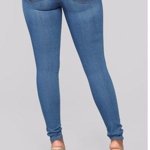 Classic Mid Rise Skinny Jeans - Medium Blue Wash 4.5/5
